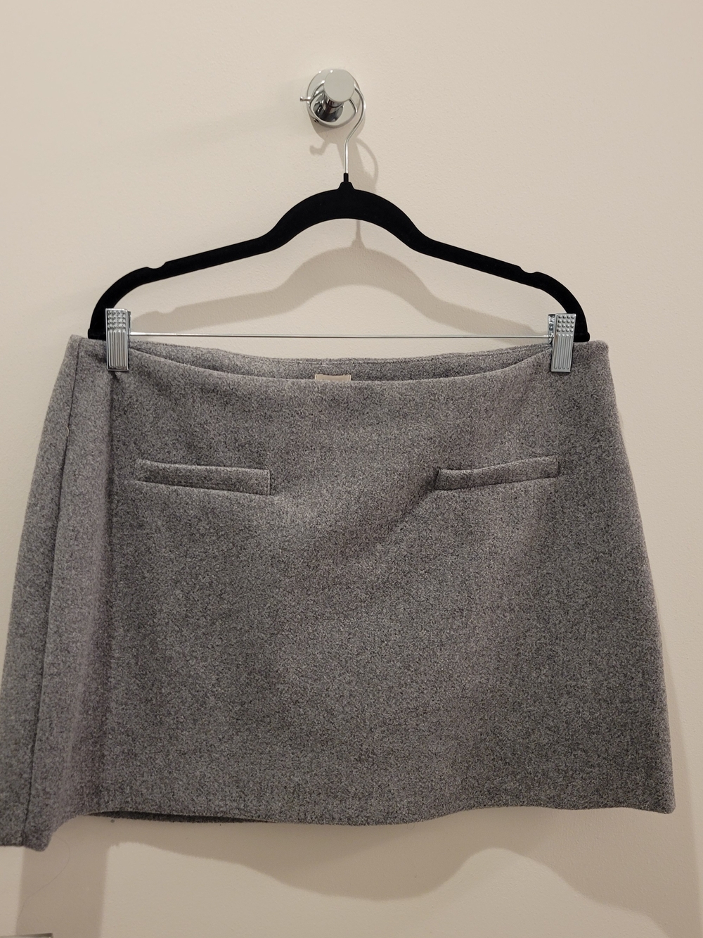 14 (XL) Women's Grey Mini Skirt